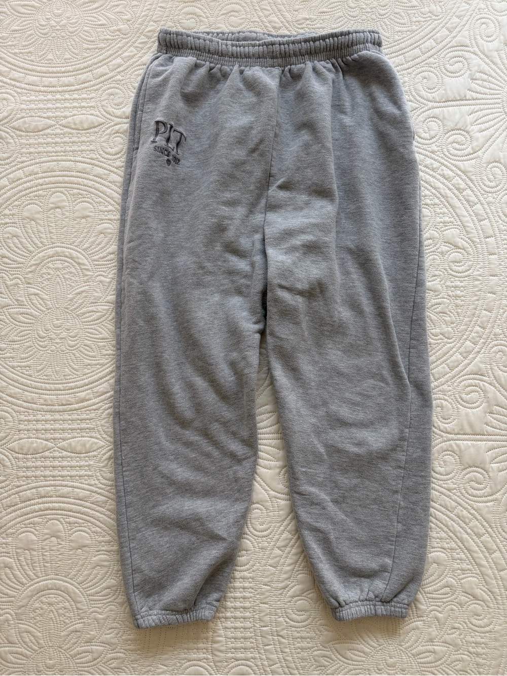 Pretty Little Thing Joggers in Grey
